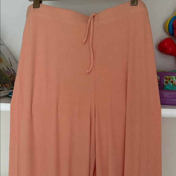 SKIMS Ribbed Lounge Set - Picture 4 of 5